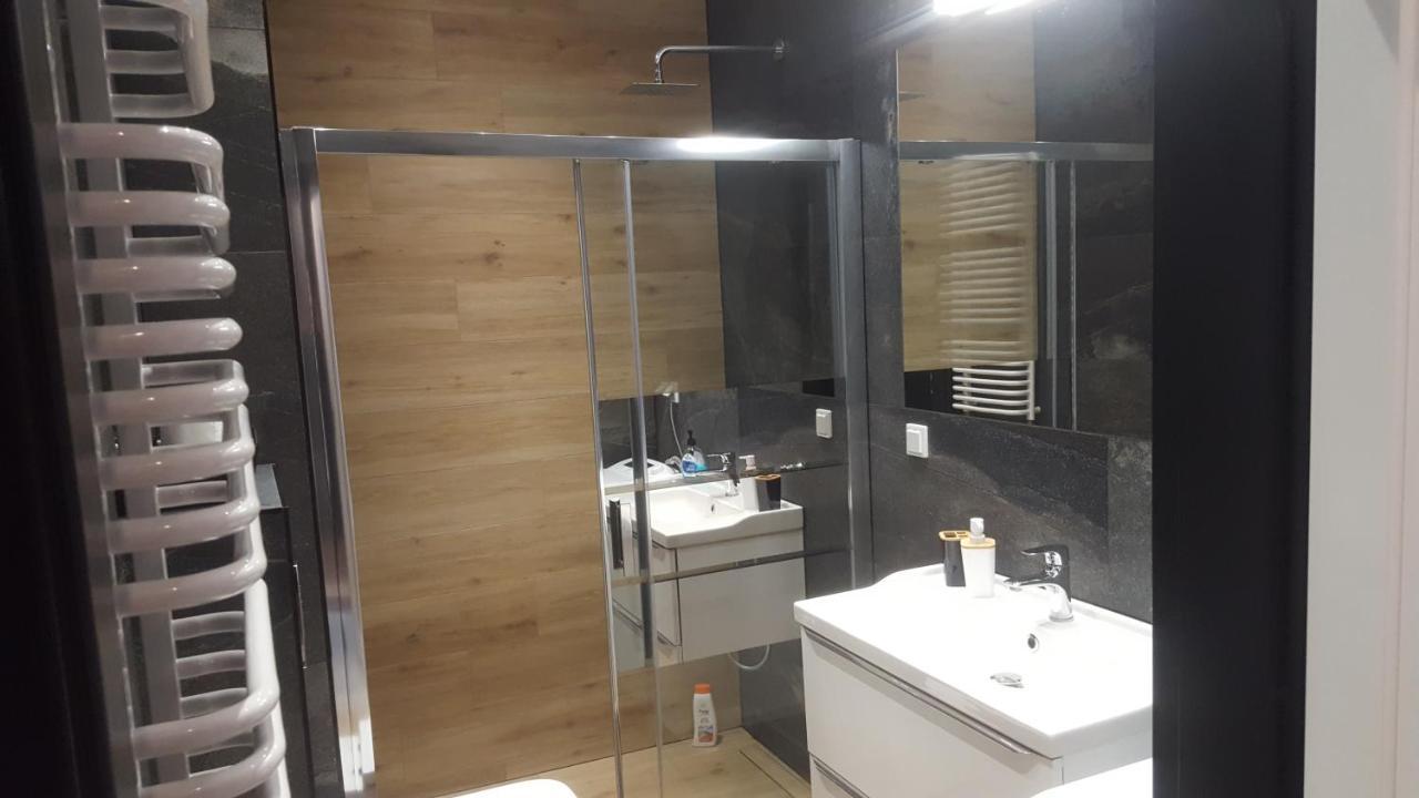 Apartament Skarbowa 2 & Parking Leszno  Ngoại thất bức ảnh