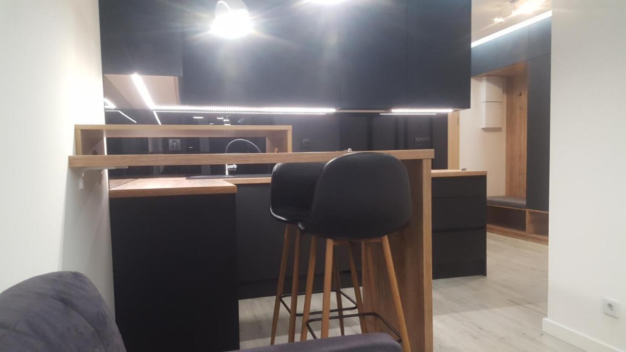 Apartament Skarbowa 2 & Parking Leszno  Ngoại thất bức ảnh